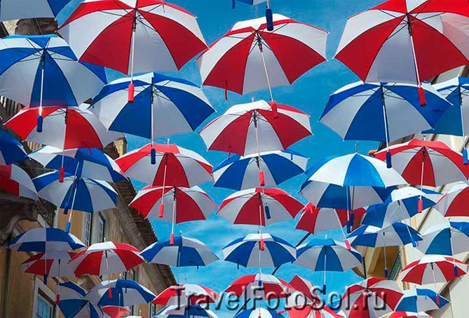 Цветные зонтики и живые статуи, Португалия
